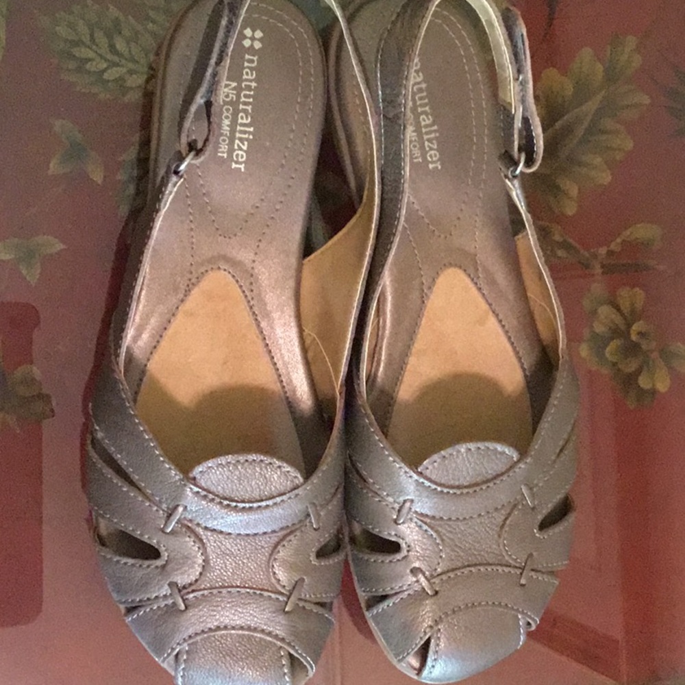 Naturalizer N5 Comfort Women's Cyrus Nickel Leather Sandals, Slingback, Size 9M